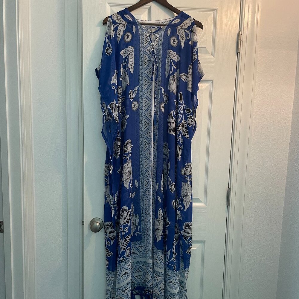 Beautiful One Size Fits ALL Bathing suit Coverup